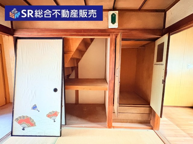 日下町5丁目中古戸建の和室|1F　6.0帖。ダイニングキッチンへの動線も良く使いやすい和室です！
