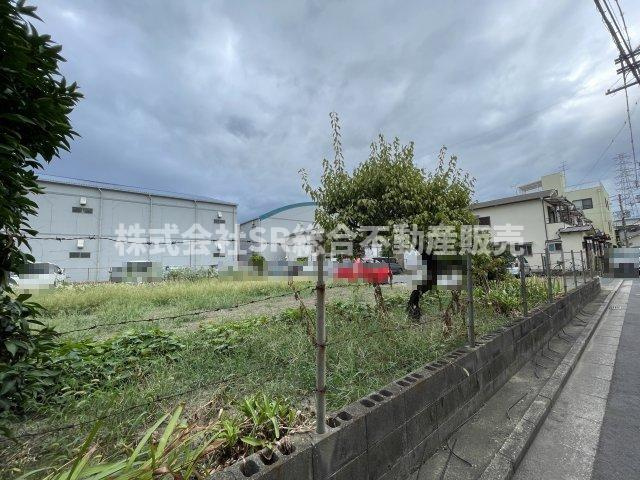 日下町5丁目中古戸建の駐車場|駐車場はないですが、物件目の前に月極駐車場があるのでお車をお持ちの方も安心です！