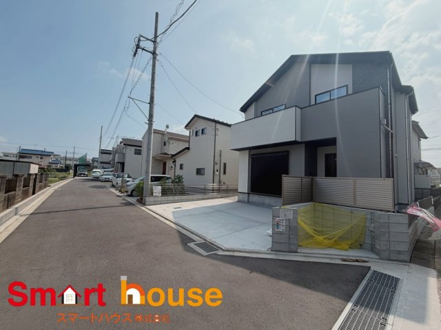 相模原市緑区相原　新築2棟の前面道路含む現地写真|お住まいの前面道路が広いと駐車が楽になり、陽当たりも遮られないので明るく居心地の良いお家になります♪