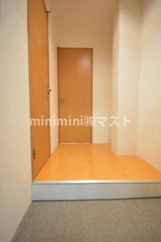 平田ビルの玄関