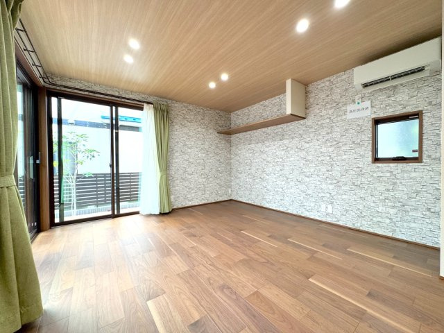 戸建 さいたま市見沼区東大宮１丁目の居間・リビング|ご家族の笑顔が集まるリビングルーム。お気に入りのインテリアを置いて、理想の空間づくりをお楽しみください。