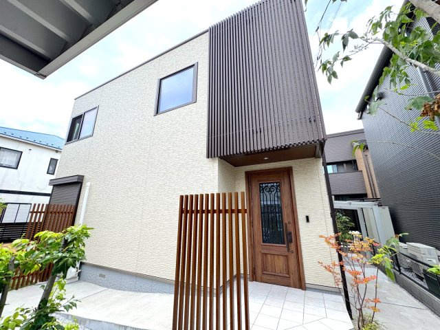 戸建 さいたま市見沼区東大宮１丁目の外観|外観
落ち着いた雰囲気の外観デザインです。周辺の街並みにも自然に調和し、ご帰宅のたびにホッとできるような温かい佇まいです。