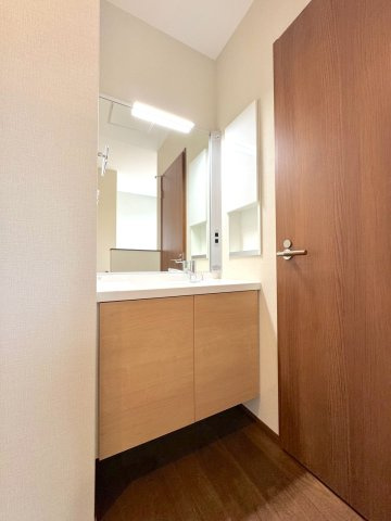 戸建 さいたま市見沼区東大宮１丁目の独立洗面台|2階の洗面台
