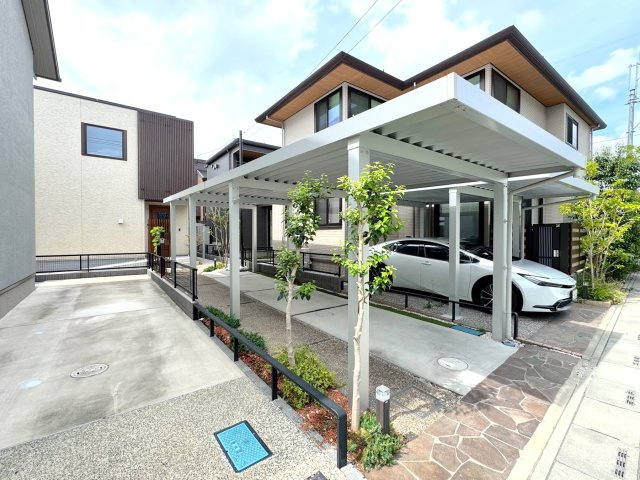 戸建 さいたま市見沼区東大宮１丁目の前面道路含む現地写真|屋根付き駐車場