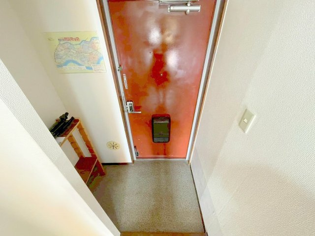 サンコーポウエノの玄関