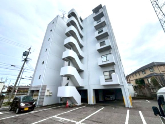 アーバン鴨田の外観