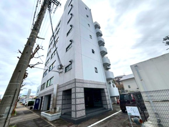 アーバン鴨田の外観