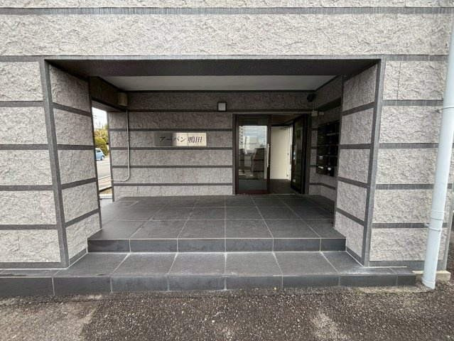 アーバン鴨田のエントランス