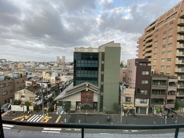 シーアイマンション根津弥生坂のバルコニー
