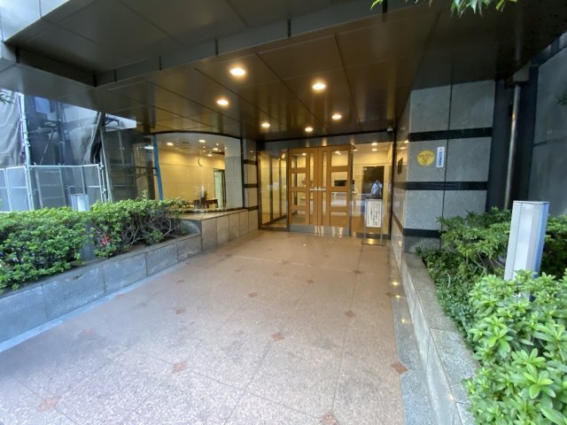 シーアイマンション根津弥生坂のエントランス