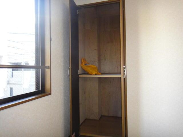 山口ビルの収納|大きなものも収納できそうです
