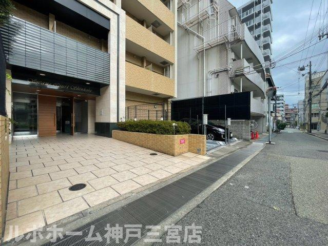 スワンズコート新神戸のエントランス