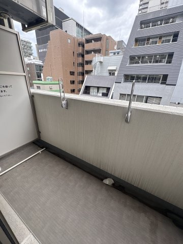 フロンティアコート堺筋本町のバルコニー