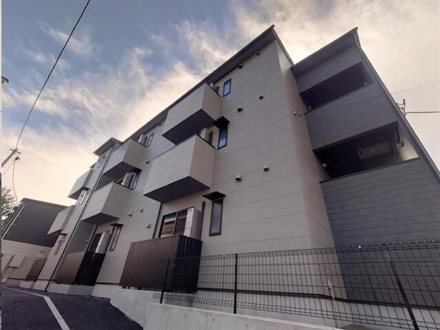 キャピタル三百人町Ａ棟の外観