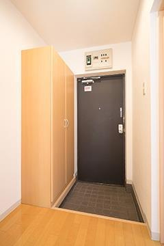 ロイヤルハウスK-TWOの玄関