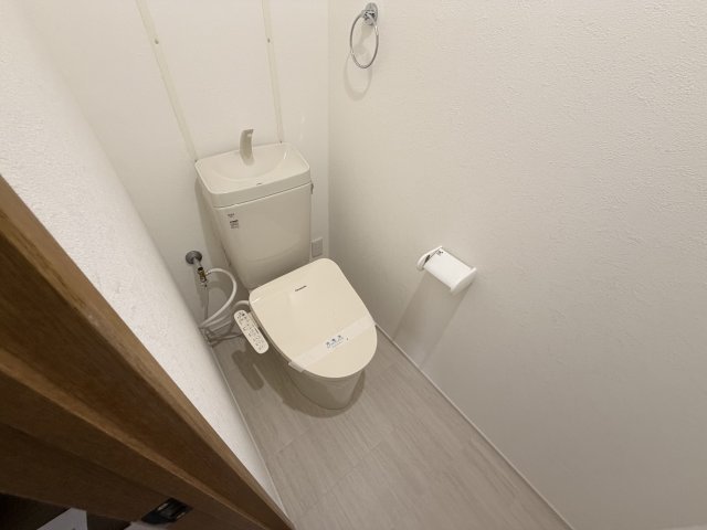 クレアトゥール新堂Aのトイレ|落ち着いたトイレです