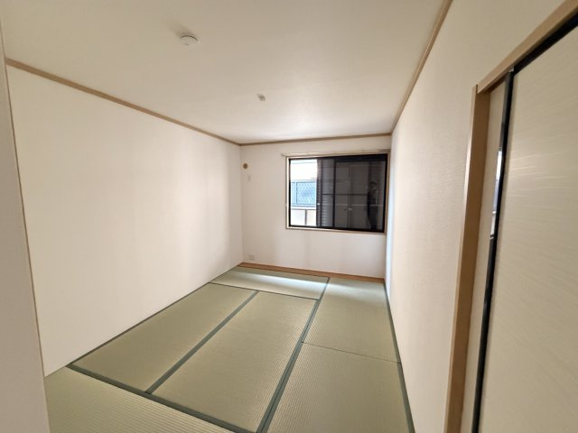クレアトゥール新堂Aの和室|和室があれば、来客や子供用のスペースとして活躍します