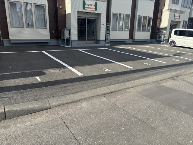 エクトリアルⅢの駐車場