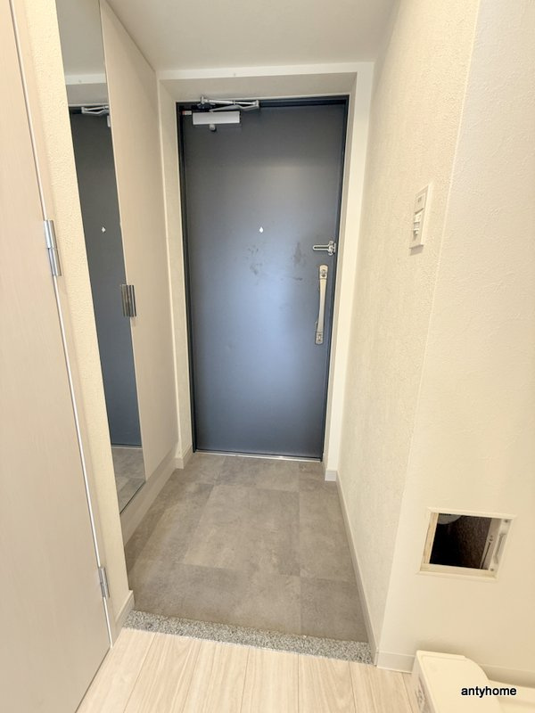プレサンス西淡路レジェーロ　仲介手数料無料の玄関