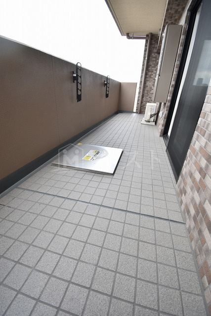 大阪市西区靱本町３丁目の賃貸マンションのバルコニー