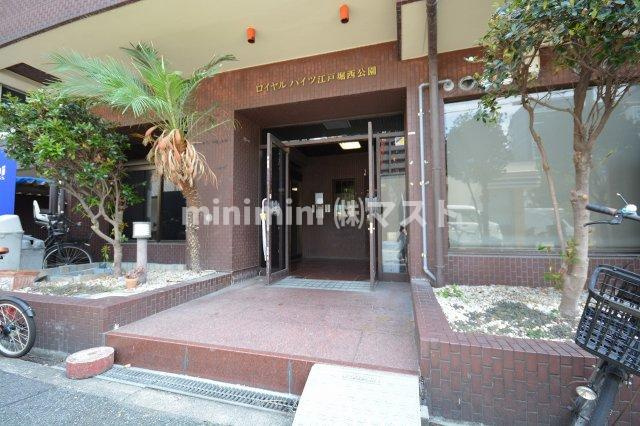 大阪市西区京町堀３丁目の賃貸マンションのエントランス