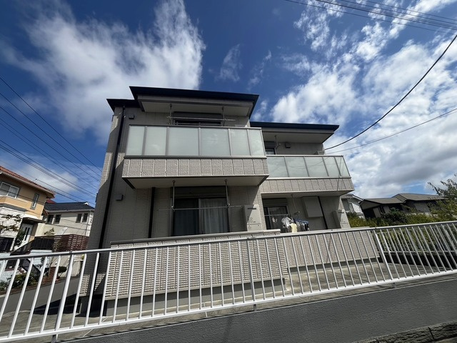 エストレーラ緑園の外観