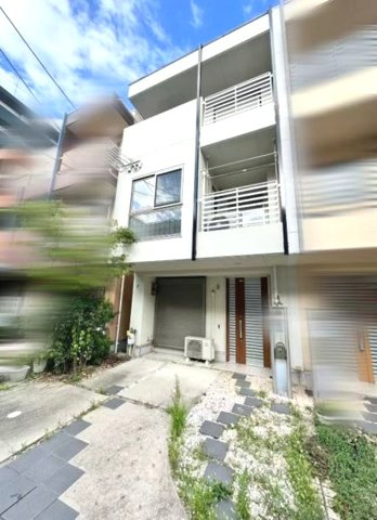 小河通3丁目の外観|各方面アクセスがいい住居は日々の生活を助けてくれますね。
