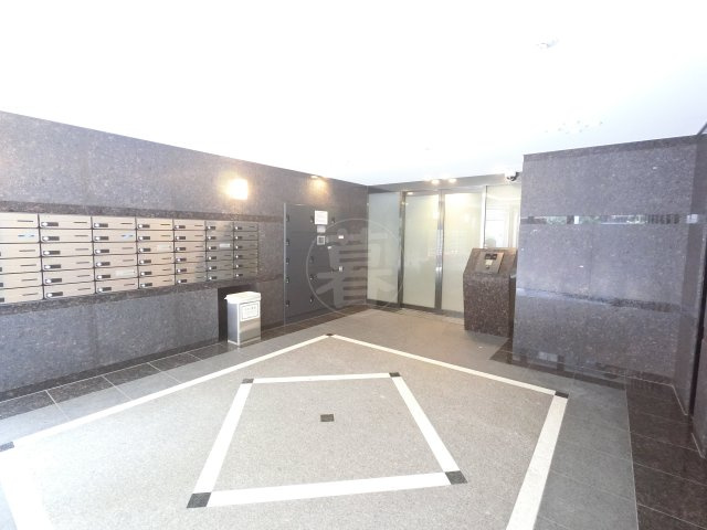 ルーブル下丸子伍番館のエントランス