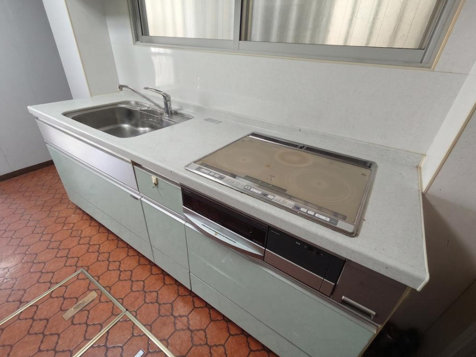 東淀川区西淡路５丁目　中古戸建のキッチン|コンパクトなキッチンで掃除もラクラク