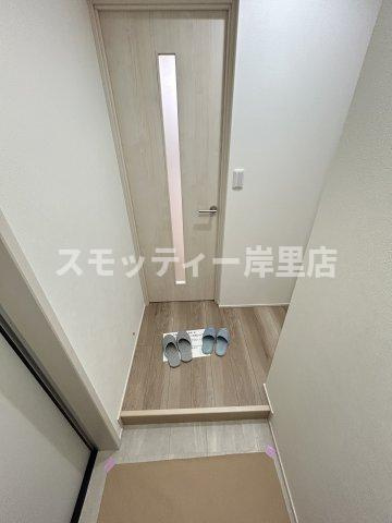 フジパレス遠里小野イーストの玄関