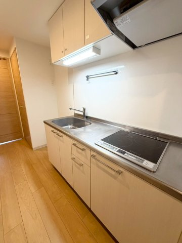 ベラスウィータ高田馬場のキッチン|2口IHコンロのシステムキッチン※別室参考