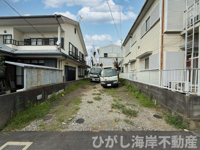 茅ケ崎市香川７丁目　売地　全２区画の外観|8月17日撮影　古家解体中　現地外観
