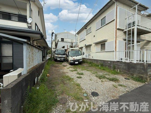 茅ケ崎市香川７丁目　売地　全２区画の外観|8月17日撮影　古家解体中　現地外観