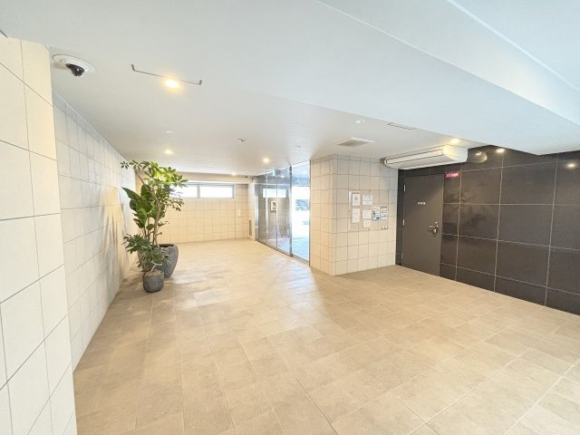 THE RESIDENCE Hのエントランス