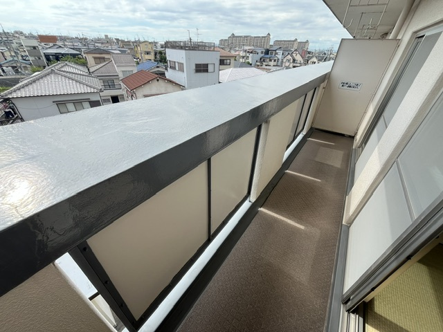 北野田大発マンションのバルコニー