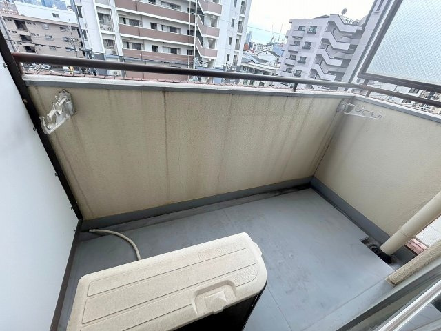 島ビルのバルコニー