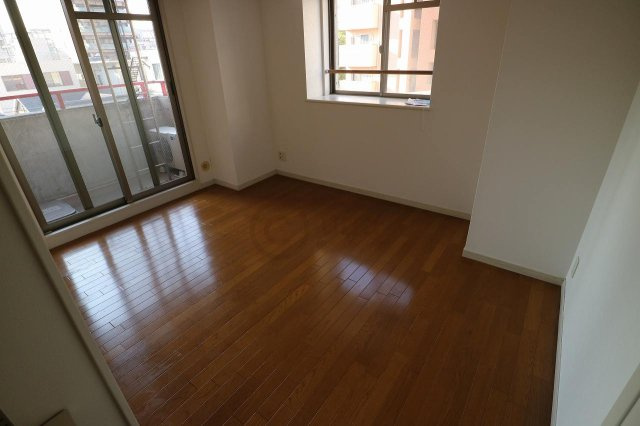 神戸市東灘区深江本町１丁目の賃貸マンションの居間・リビング
