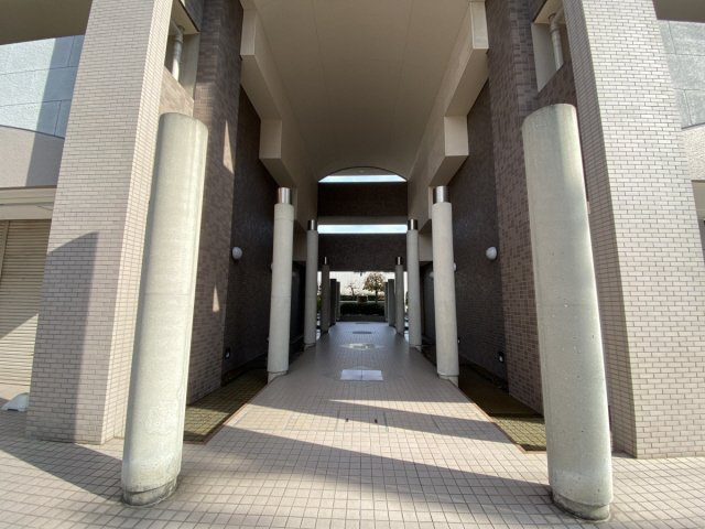 神戸市東灘区本庄町１丁目の賃貸マンションのエントランス
