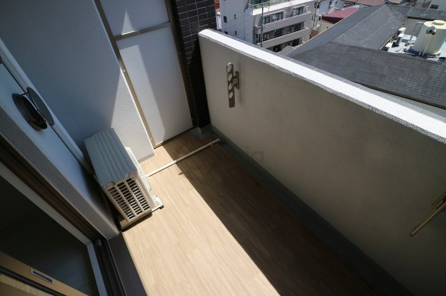 神戸市中央区東雲通１丁目の賃貸マンションのバルコニー