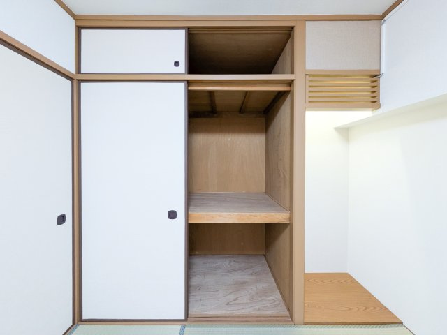 西宮市甲陽園本庄町の賃貸マンションの収納