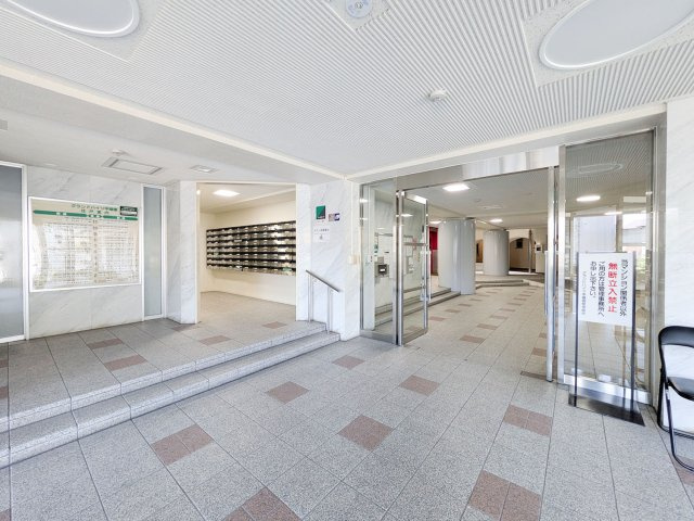 西宮市甲陽園本庄町の賃貸マンションのロビー