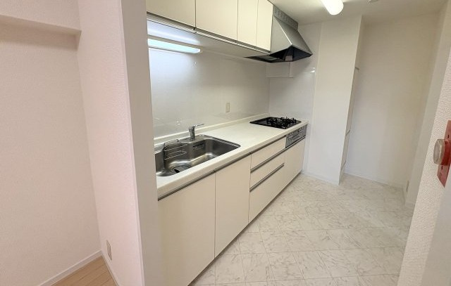 西宮市甲陽園本庄町の賃貸マンションのキッチン