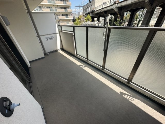 西宮市深津町の賃貸マンションのバルコニー