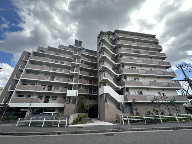 西宮市深津町の賃貸マンションの外観