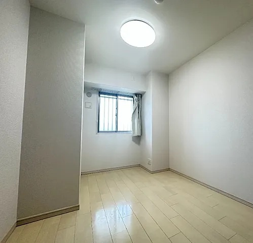西宮市深津町の賃貸マンションの居間・リビング