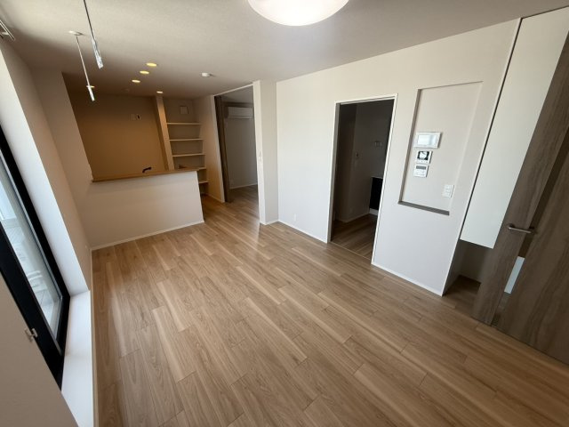 西宮市今津山中町の賃貸マンションの居間・リビング