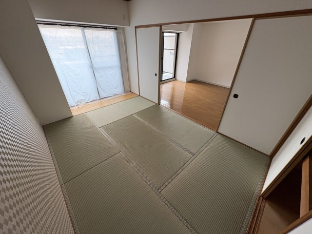 西宮市産所町の賃貸マンションの居間・リビング