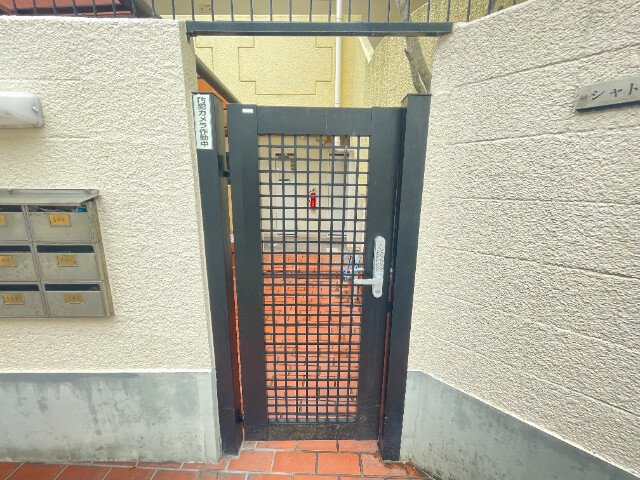神戸市東灘区本山北町６丁目の賃貸マンションのエントランス