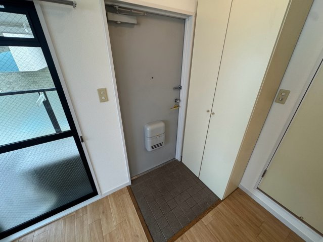 アクエルド諏訪山の玄関