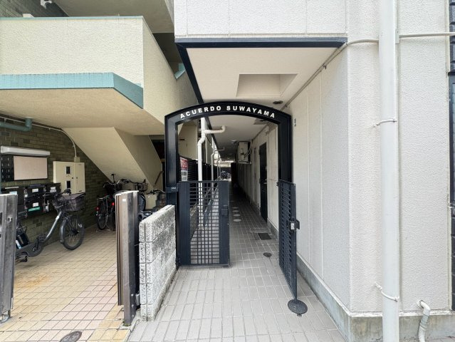 アクエルド諏訪山のエントランス
